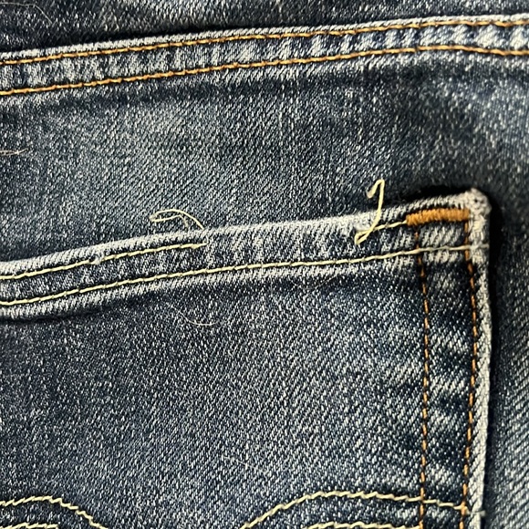 Levi’s 511 Jeans Medium Wash - Picture 3 of 6